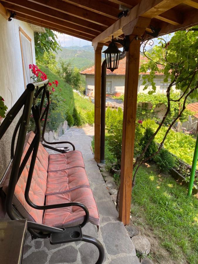 Къща За Гости Хаджиевата Къща Smolyan Exterior foto