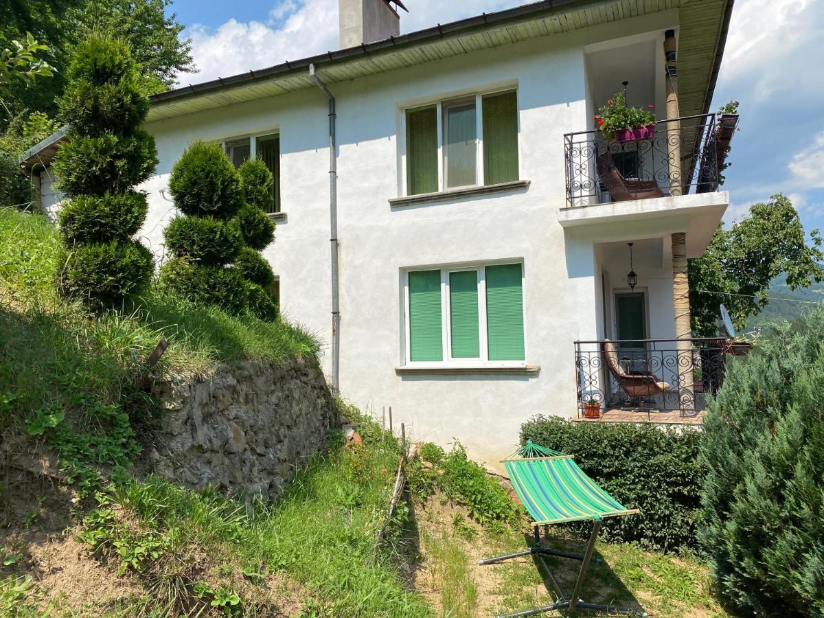 Къща За Гости Хаджиевата Къща Smolyan Exterior foto