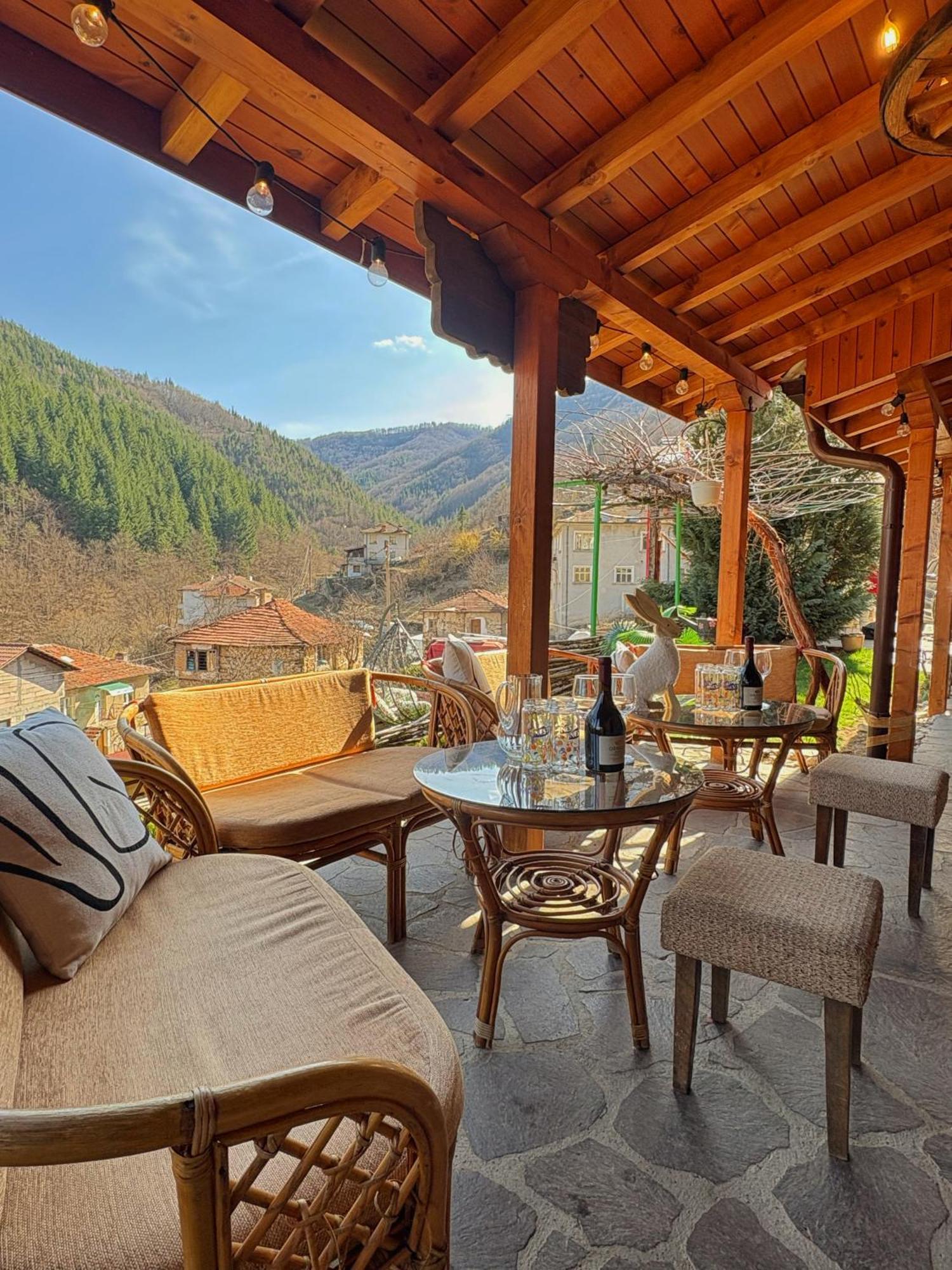 Къща За Гости Хаджиевата Къща Smolyan Exterior foto
