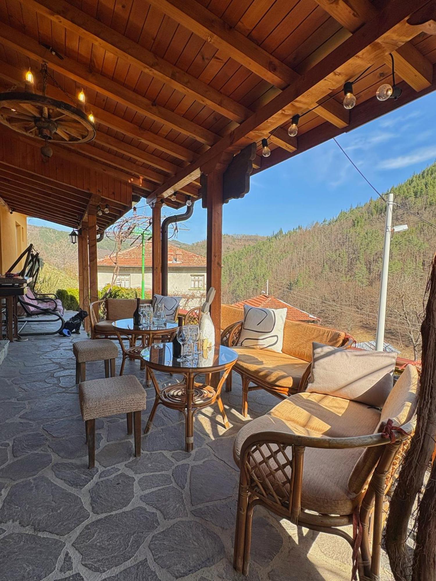 Къща За Гости Хаджиевата Къща Smolyan Exterior foto
