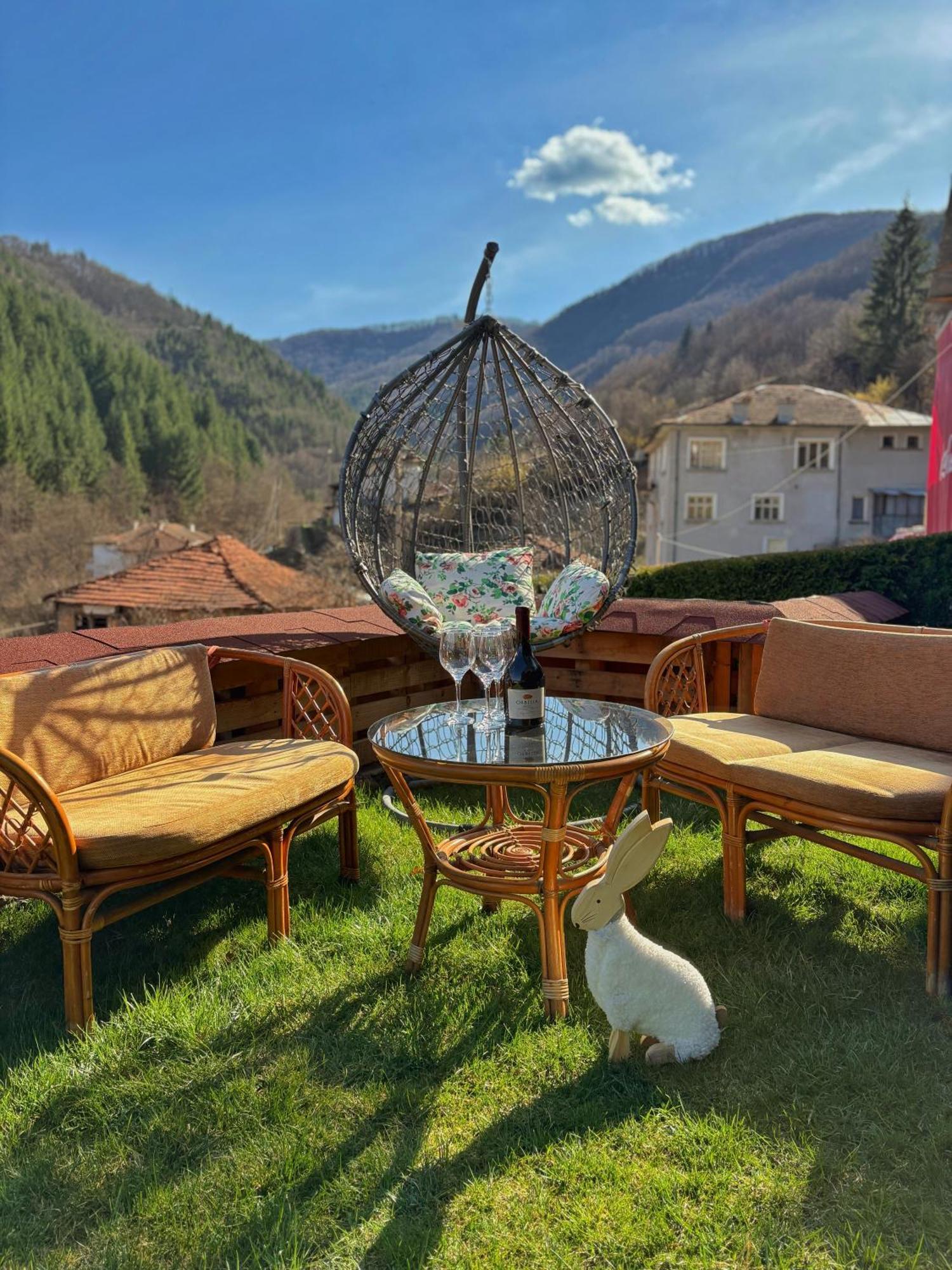 Къща За Гости Хаджиевата Къща Smolyan Exterior foto